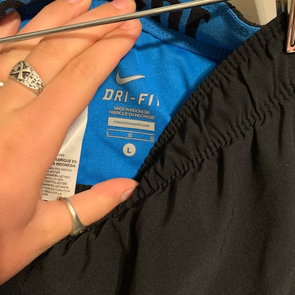 NIKE ATHLETIC SPANDEX SHORTS - Picture 4 of 4